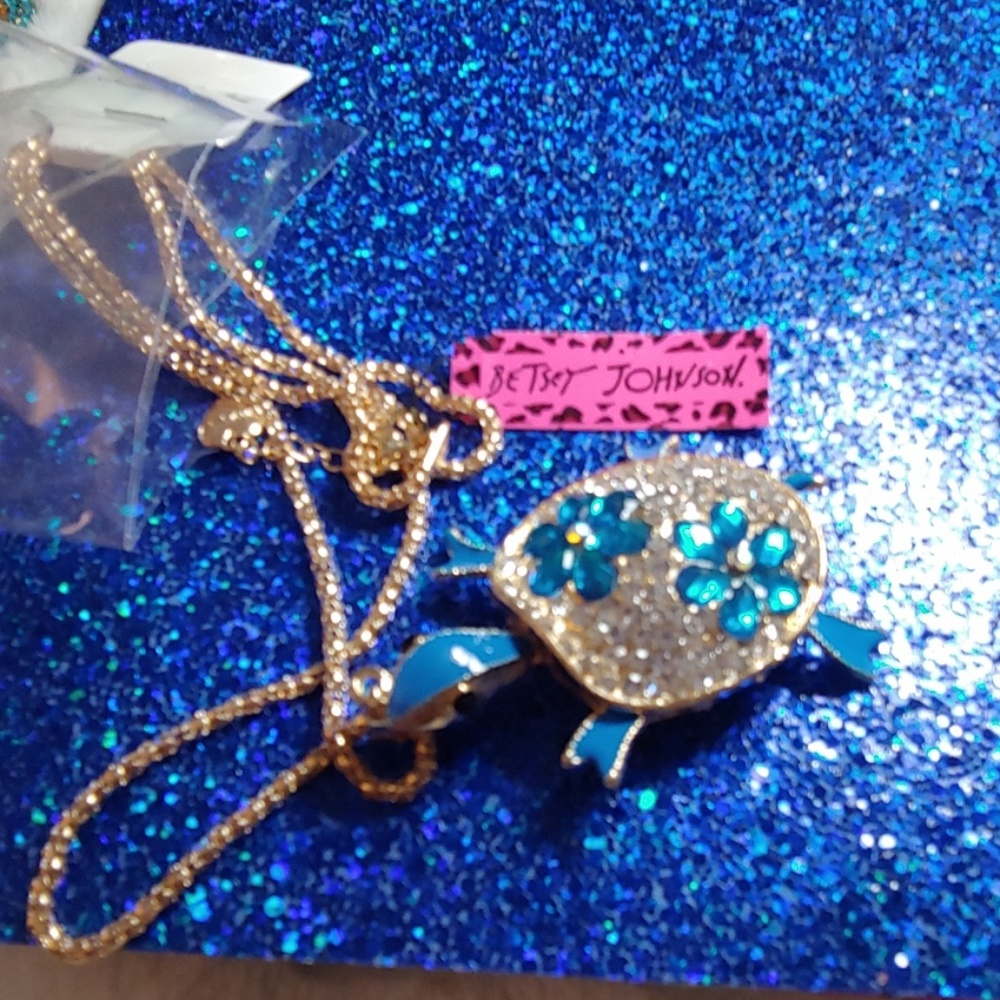 Crystal Moving legs Turtle Necklace